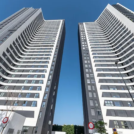 Xpce Urban 15 Skyline - Parking Free